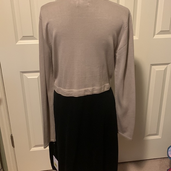 Calvin Klein Long Sleeve 2 tone dress - Picture 7 of 7